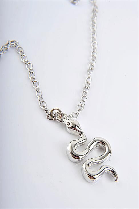 Kıvrımlı Yılan Tasarımlı Gümüş Kaplamalı Zincirli Kolye