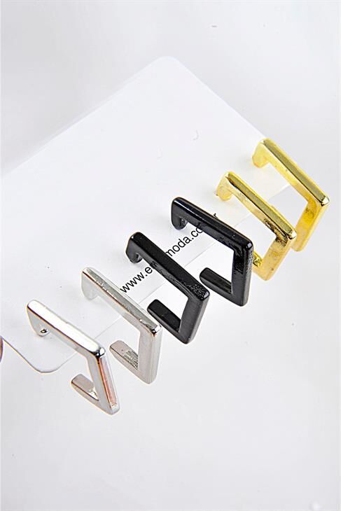 Yarım Dörtgen Tasarımlı Gold Siyah Ve Gümüş Renkleri 6lı Küpe Seti