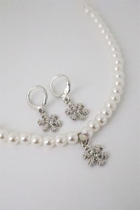 Kar Tanesi Tasarımlı Inci Boncuklu Incili Kolye