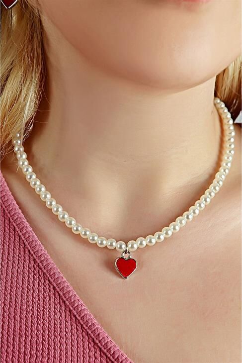 Kalp Tasarımlı Inci Boncuklu Incili Kolye