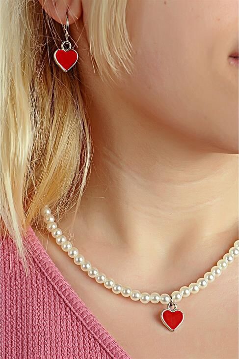 Kalp Tasarımlı Inci Boncuklu Incili Kolye