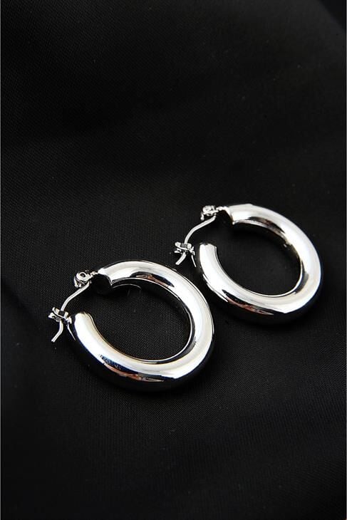 Gümüş Kaplamalı Çelik Halka Tasarımlı Halka Küpe