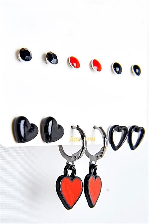 Sallantılı Kalp Tasarımlı Ve Minik Kalpler Figürlü Renkli Top Küpeli 12li Küpe Seti