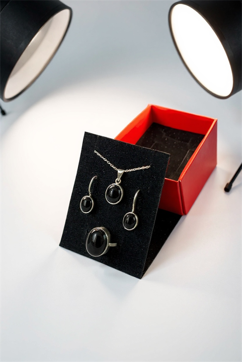 EUROMODA  ÖZEL TASARIMLI  925 AYAR GÜMÜŞ SİYAH OVAL TAŞLI  TAKIM