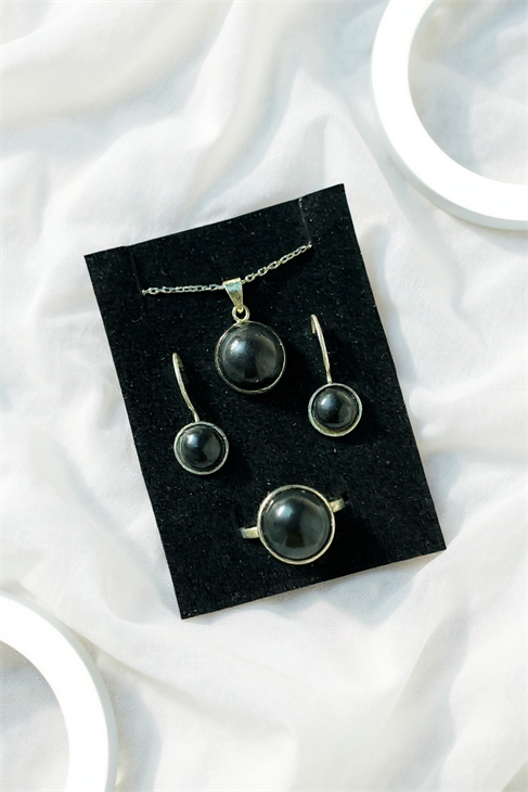 EUROMODA ÖZEL TASARIMLI 925 AYAR GÜMÜŞ  YUVARLAK SİYAH TAŞLI TAKIM