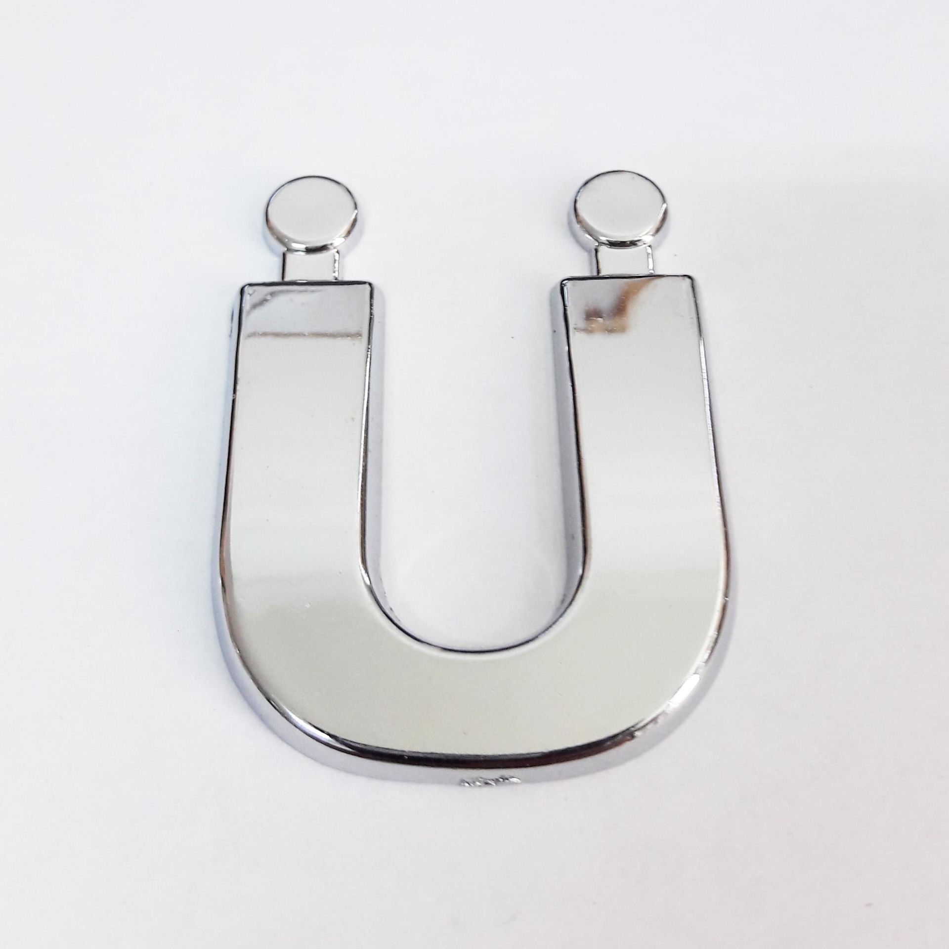 Cemax Ü Harfi  3,75 Cm Krom Yapışkanlı