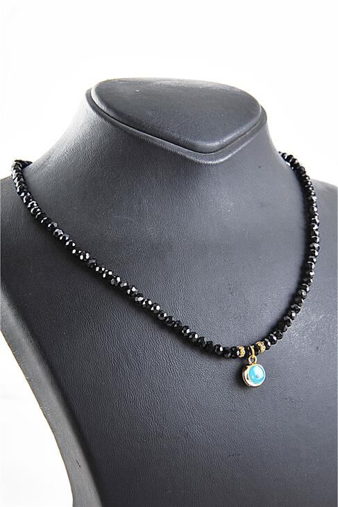 Siyah Boncuklu Nazar Tasarımlı Kolye