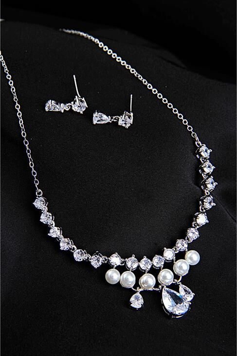 Özel Zirkonium Taşlı Cam Incili Gümüş Kaplamalı Kolye Küpe Abiye Takım Seti