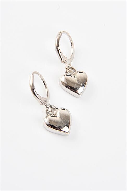 Kalp Tasarımlı Gümüş Renkli Sallantılı Küpe
