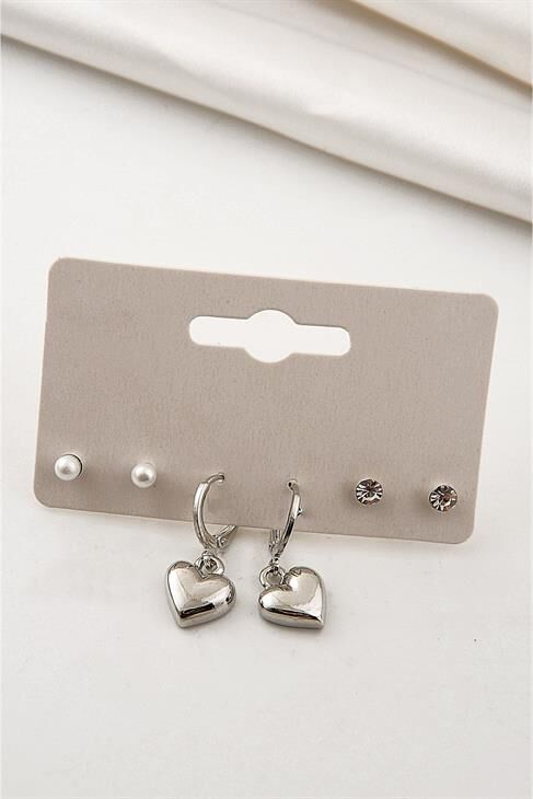 Kalp Tasarımlı Gümüş Renkli Sallantılı Küpe