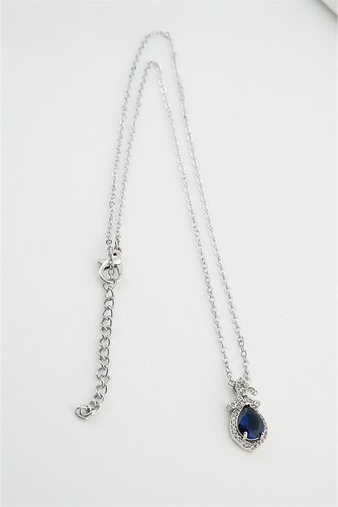 Kutulu Lacivert Damla Zirkon Taşlı Tasarımlı Gümüş Renkli Zirkon Taşlı Kolye