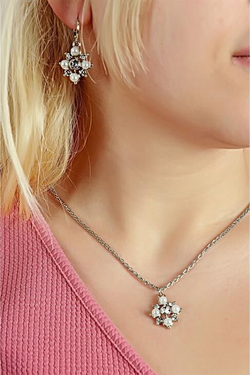 Özel Tasarımlı İnci ve Zirkon Taşlı Kolye Küpe Takımı