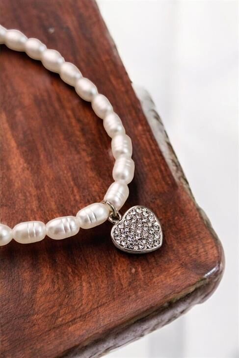 Desenli İncili Kalp Tasarımlı Gümüş Kaplamalı İnci Kolye