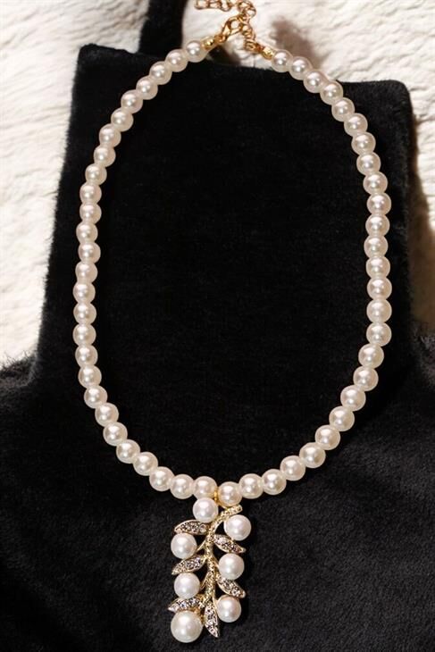 Desenli İncili Büyük Çiçekli Tasarımlı Gümüş Kaplamalı İnci Kolye