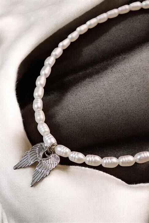 Desenli İncili Melek Tasarımlı Gümüş Kaplamalı İnci Kolye