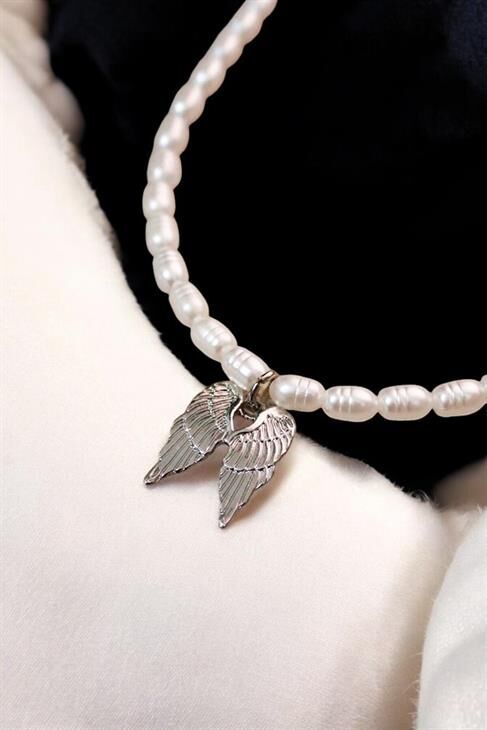 Desenli İncili Melek Tasarımlı Gümüş Kaplamalı İnci Kolye