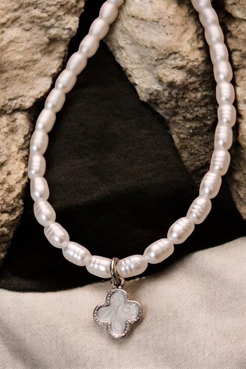 Desenli İncili Van Cleef Tasarımlı Gümüş Kaplamalı İnci Kolye