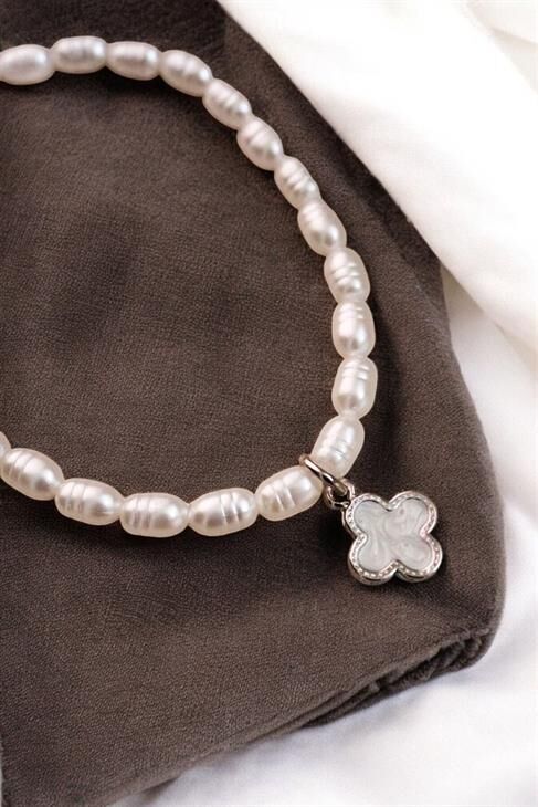 Desenli İncili Van Cleef Tasarımlı Gümüş Kaplamalı İnci Kolye