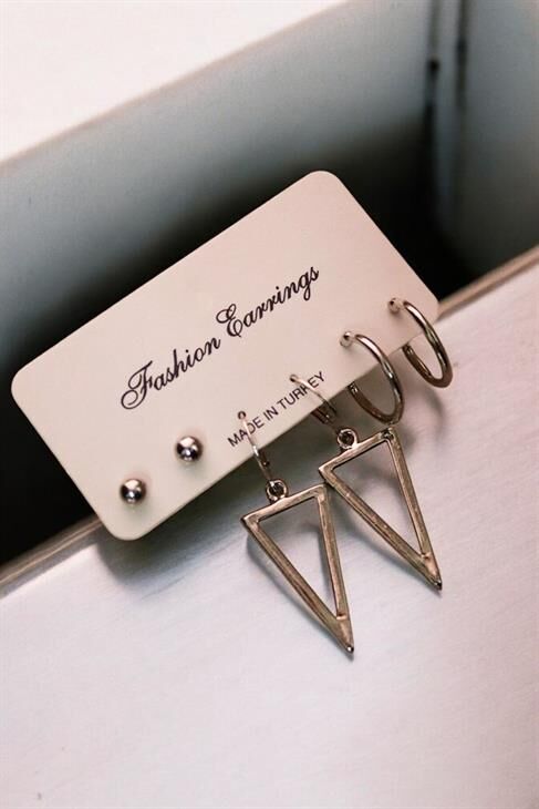 Üçgen Tasarımlı Top ve Halka Küpeli 3lü Küpe Seti