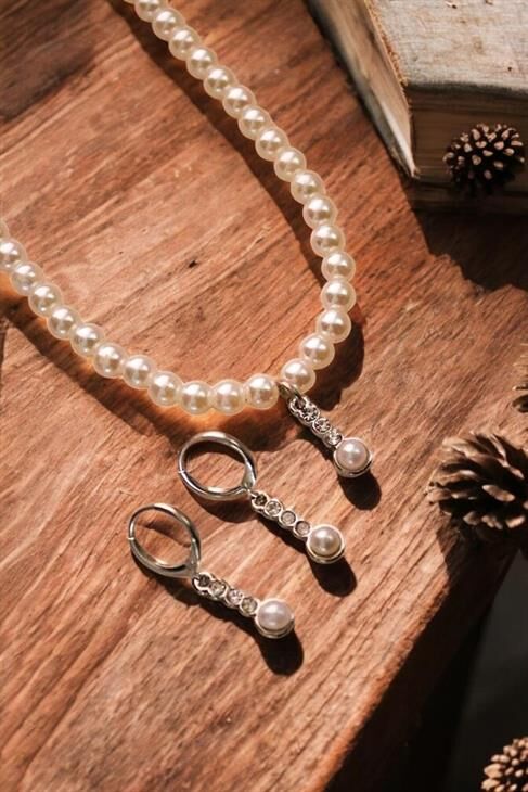 Damla Tasarımlı Siyah ve Zirkon Taşlı 6mm İnci Kolye Küpe Bijuteri Takım Seti