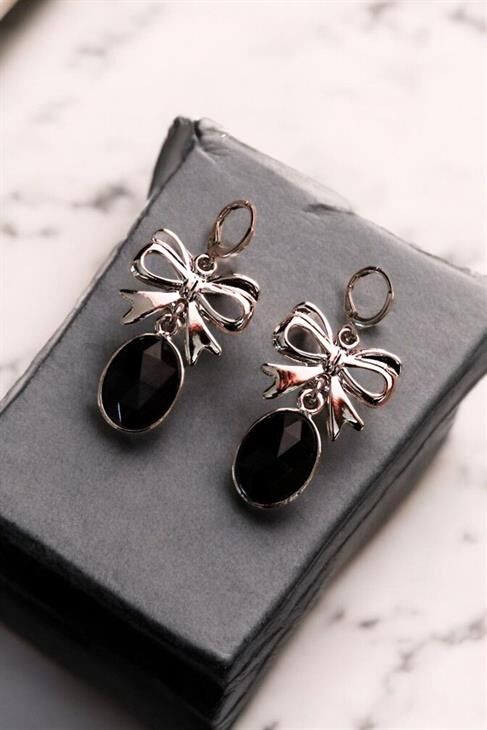 Fiyonk Tasarımlı Siyah ve Beyaz Taşlı Sallantılı Küpe