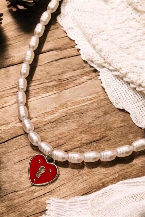 Kalp Tasarımlı Sedef Renkli Oval İncili Tasarımlı Kolye Küpe Takı Seti