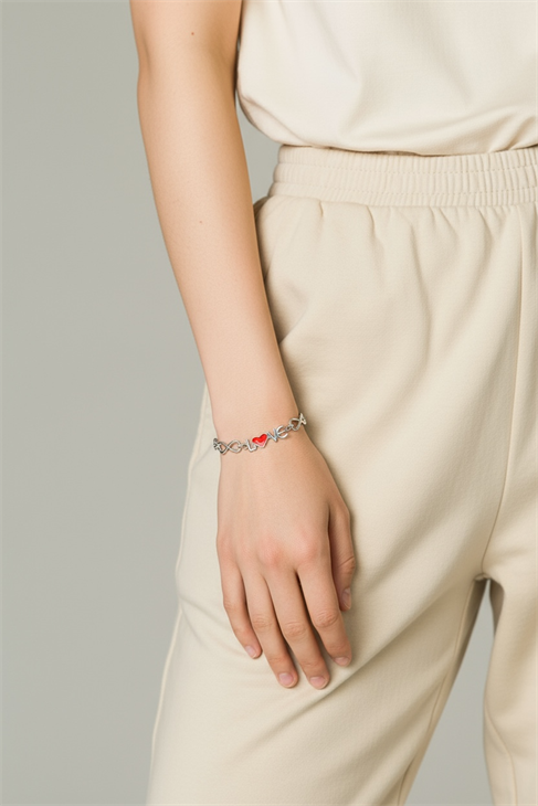 ÖZEL TASARIMLI GÜMÜŞ KAPLAMALI LOVE YAZILI KIRMIZI KALP FİGÜRLÜ ZİNCİR BİLEKLİK