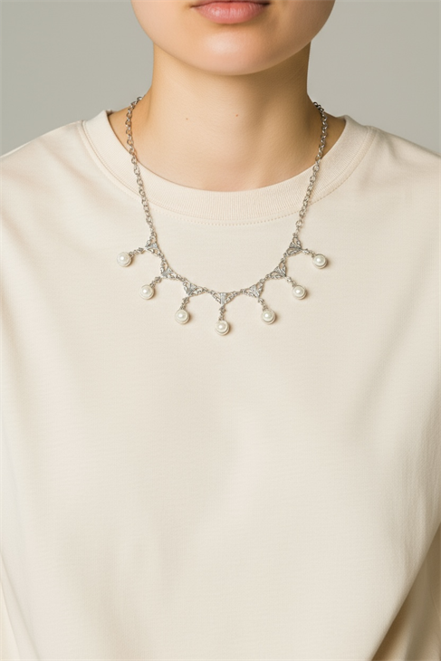 GÜMÜŞ KAPLAMALI İNCİ DETAYLI GERDANLIK TASARIMLI  ZİNCİR KOLYE