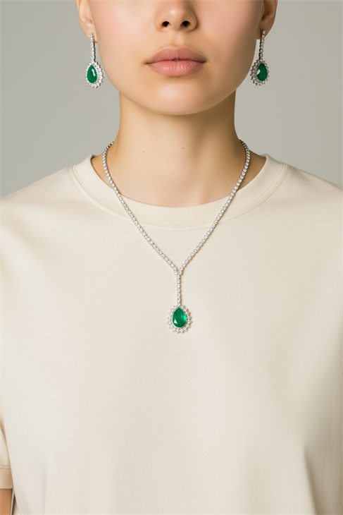 ÖZEL TASARIMLI DAMLA DETAYLI ZİRKON TAŞLI GÜMÜŞ KAPLAMA STRAS KOLYE KÜPE TAKIM